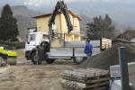 Posa autobloccanti con mezzo